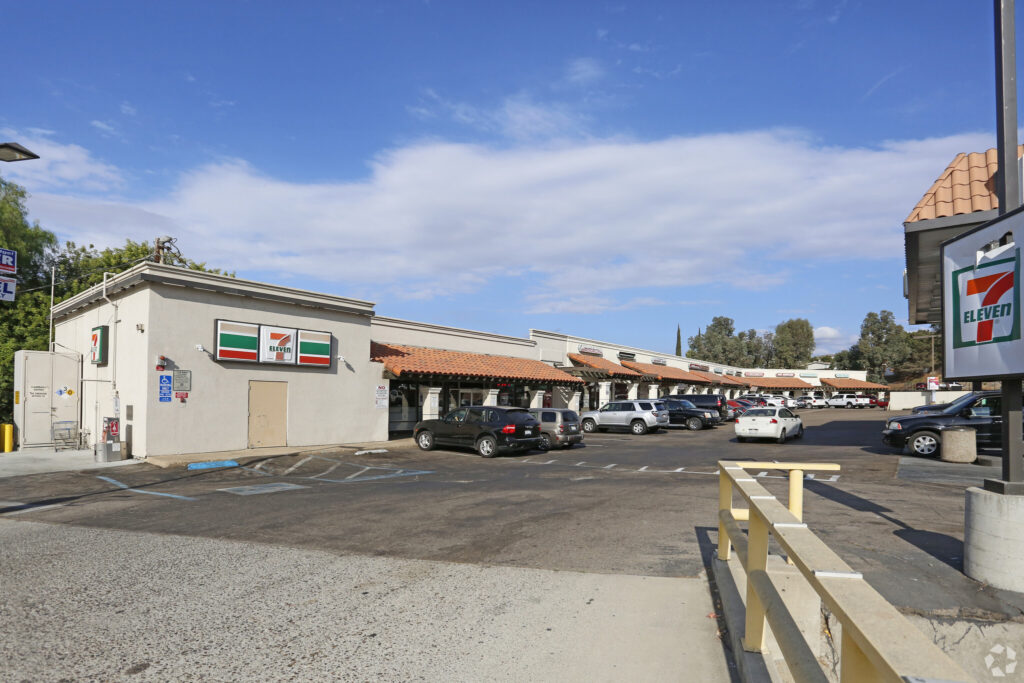 Lakeside Retail Available