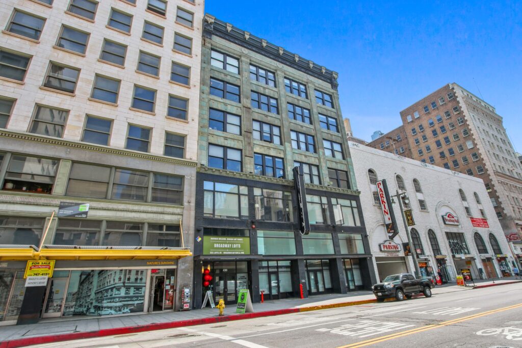 Move-In-Ready Shop Space on Broadway