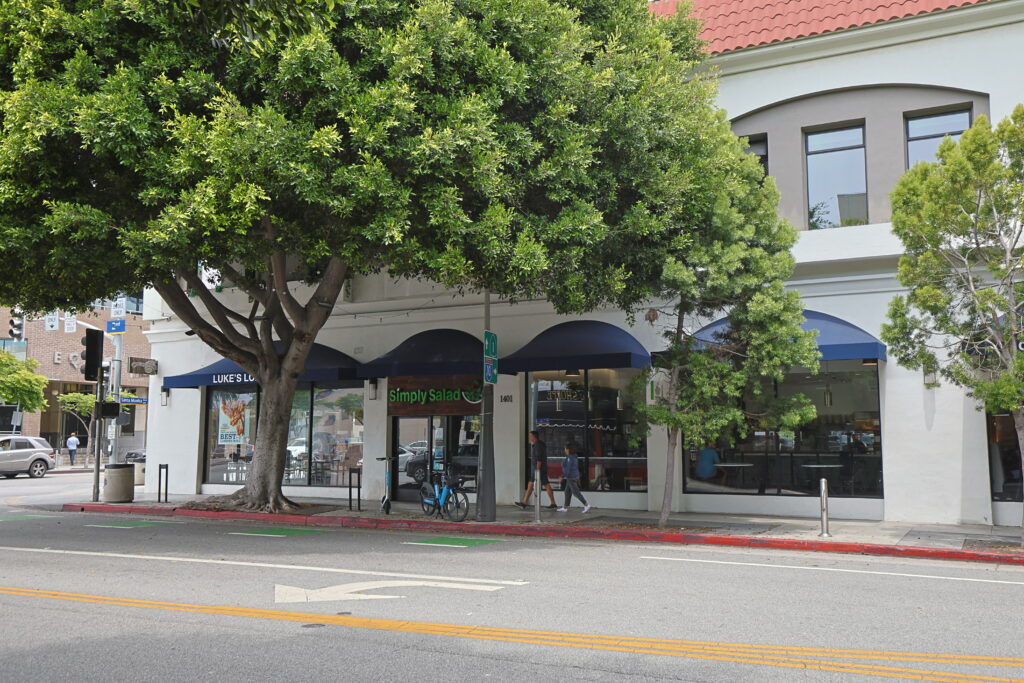 Restaurant/Retail Space For Lease