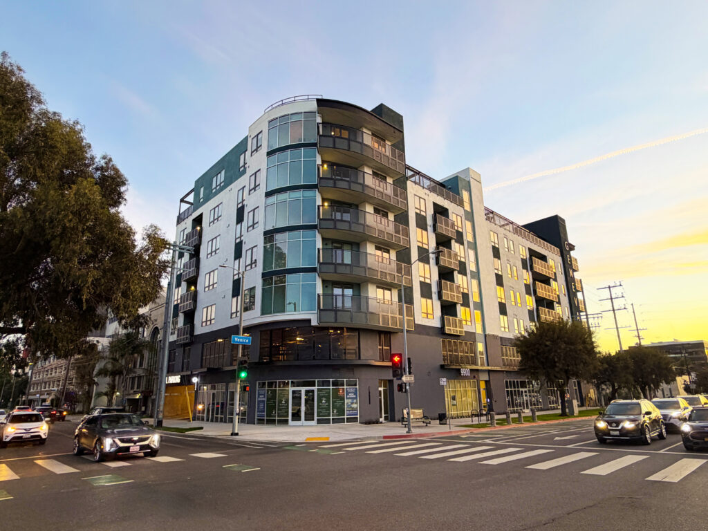 Tenant / Broker Bonus