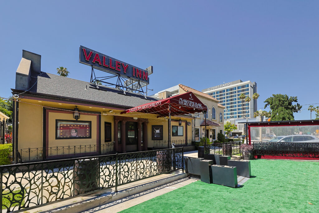 Iconic Restaurant Location