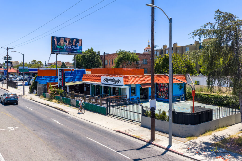 Highly Visible 2nd Gen Restaurant